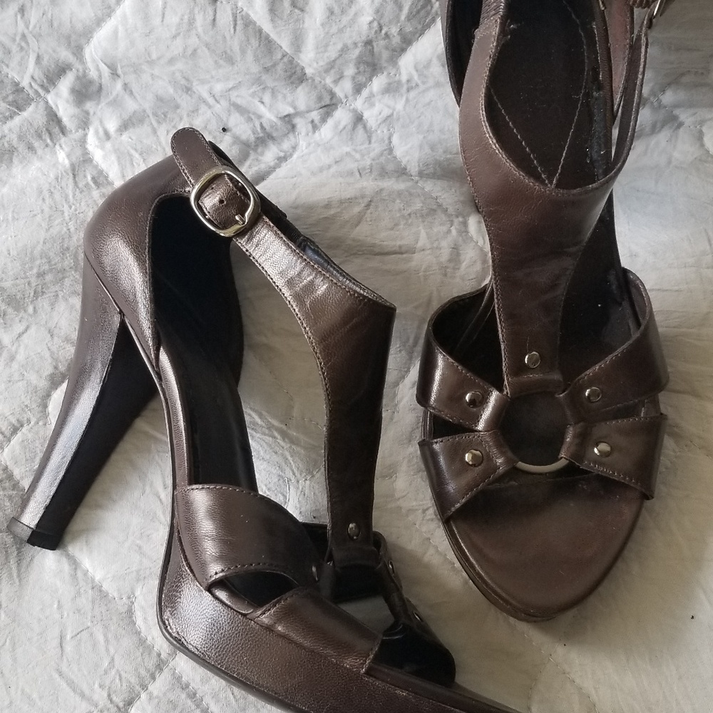 Guess platform heels